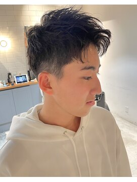 フリーク バーバーショップ 都島店(FREAK BARBER SHOP) 黒髪短髪刈り上げショートアップバング