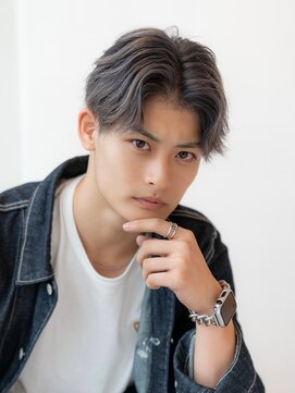 イオ 本厚木(io) センターパートメンズバレイヤージュ刈り上げグレージュカラー