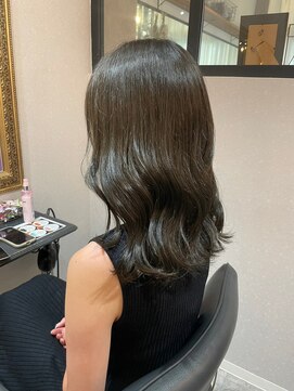 ロウ 町田(ROW) ワンレンボブ前下がりショート内巻きワンカール鎖骨ミディアム