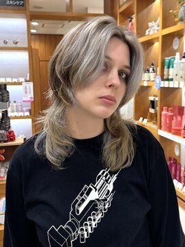 ピークアブー アヴェダ アトレ恵比寿(PEEK-A-BOO AVEDA) マッシュウルフ/外国人風/ネオウルフ/ハイライト/ワイドバング