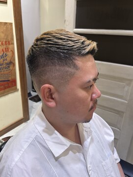 フォーコーナーズ(Four Corners) フェザーアップ／ラインアート￥スキンフェード/バーバー/