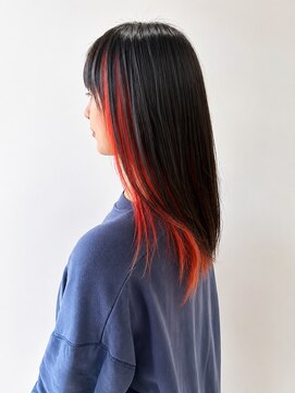 ヘアサロンラルガ 下曽根店(Hair salon Raruga) ブラック×レッドのインナーカラー/ケアブリーチ/レイヤーカット