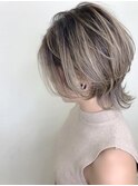 グレージュ×モードボブウルフ　ブリーチ　イメチェン