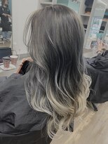 リーホリエ(Lee Horie)&nbsp;【高木】バレイヤージュ風な外国人っぽいニュアンス◎