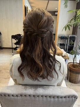 リブラン バイ ルッカ(Liburan by Lucca) 4月　ハーフアップ