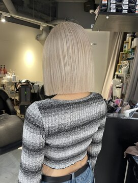 アミル(amiLe) ぷつっとボブ/ホワイトベージュ/渋谷