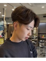 サロン ド ロイ(Salon de Roi)&nbsp;前下がりニュアンスパーマショート神戸刈り上げセンターパート