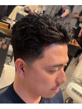 フランクス バーバー ウエストトウキョウ 吉祥寺店(FRANK’S BARBER WEST TOKYO) テーパーフェードフェザーパーマ