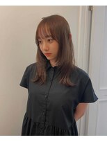 ユー(yew)&nbsp;レイヤーカット/ミディアム/ベージュカラー/ブリーチなし