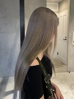 エリマ 調布(elima)&nbsp;調布ロングレイヤー顔周りカットダブルカラーシルバーグレージュ