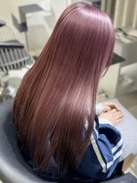 ユーフォリア 池袋東口駅前店(Euphoria)&nbsp;ブリーチカラー×イヤリングカラー◎大人可愛いピンクベージュ