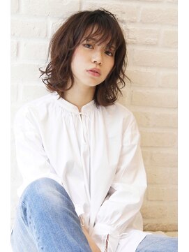 オルゴ(orgo) フリンジカールの３Ｄカラーくびれセミディ