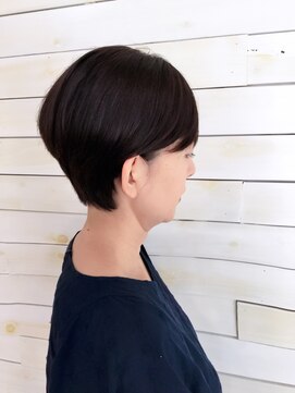 ラック 辻堂(LUCK) 斜めバンクの黒髪マッシュショート