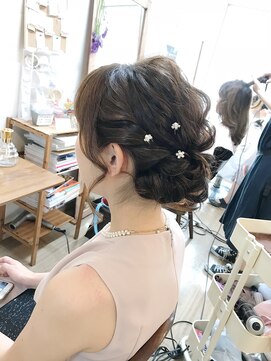 ロカット サロン(Roquat Salon) やわふんわりアレンジ【ヘアアレンジ　立川/立川南口/八王子】