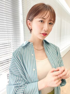 リタ(Lita) ◎人気の小顔ショート×ベージュカラー