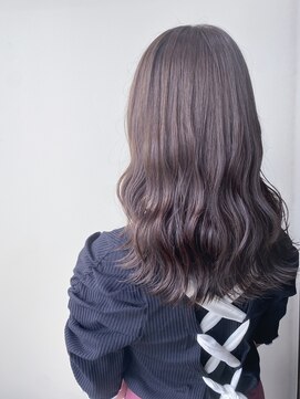 エイミー(Aimee) Aimee アッシュグレージュ×波ウェーブ