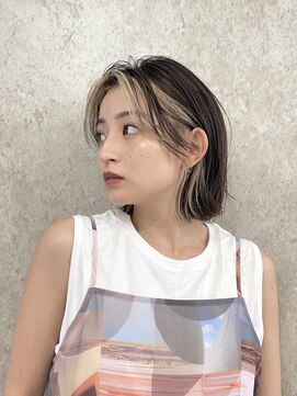 サンク 原宿 表参道(cinq) ダブルカラー外ハネボブインナーカラーハイライトケアブリーチ