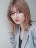 ミルクティーベージュ　くびれミディアム