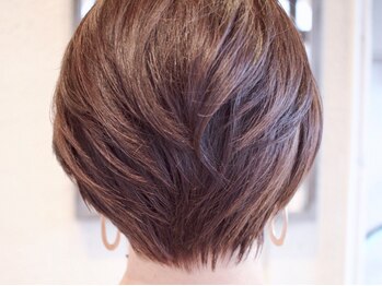 トランク(TRUNK)の写真/光りを味方につける白髪ぼかし◆白髪染めでも理想の髪色に♪TRUNKオリジナルレシピで理想の色味や明るさを!