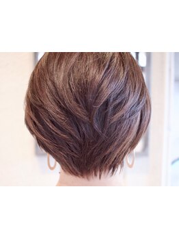 光りを味方につける白髪ぼかし◆白髪染めでも理想の髪色に♪TRUNKオリジナルレシピで理想の色味や明るさを!