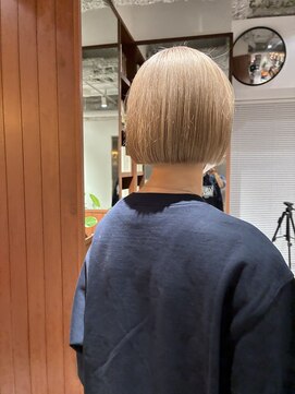 オーパスバイアンブルリュクス 池袋(Opus by ambleluxe) ハイトーン/ケアブリーチ/切りっぱなしボブ