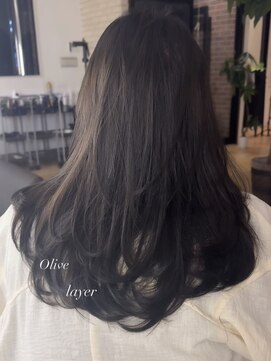 ゼウス(Zeus.) 海外ヘアーハッシュカットレイヤーカットハイライトカラー
