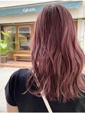 ピンクベージュ