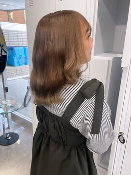 ティント 梅田(Tint) 【Fumina】ミルクティーブラウン《大阪梅田駅》