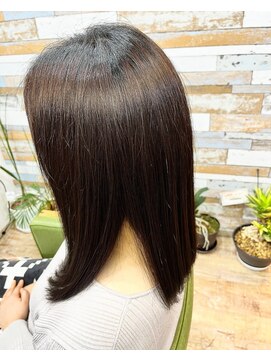 ハウオリ ヘアーワークス(Hauoli hair works) ほんのり前下がりロブ×ヴアリジョアトリートメント