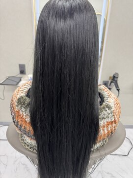 リノ 金山(Rino) デザインカラー/レイヤーカット/ウェットヘア/オリーブベージュ