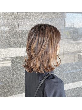 シアン 綱島店(CYAN) ☆ 切りっぱなし外ハネボブハイライトカラー☆