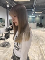 ワン(One)&nbsp;ベージュカラー