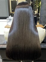 リブロ(LiBro)&nbsp;美髪ダークアッシュ黒髪フェミニンロング髪質改善