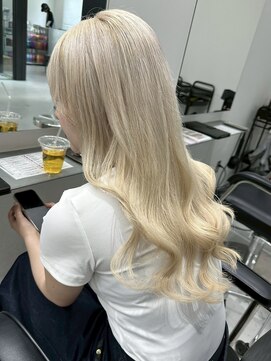 リムレスバイサンク 万代 新潟駅(LIMLESS by cinq) 新潟ミルクティーベージュホワイトブロンド顔周りレイヤー韓国◆