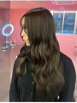 ダズリングディア(Dazzling Deer)&nbsp;ブラウン／ロング／暗めカラー／巻き髪スタイル／レイヤー