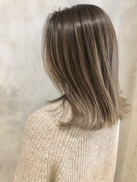 リルア 博多(LIRUA) ミルクティーベージュのバレイヤージュカラー