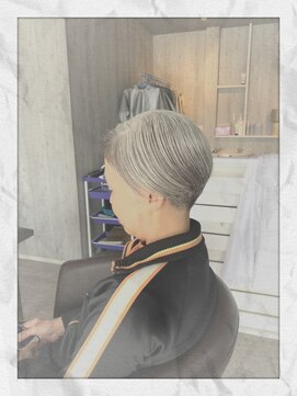 ブルー バード(BLUE BIRD) 海外セレブのフェミニンボブ