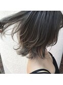 ウルフレイヤー、グレーグレージュ