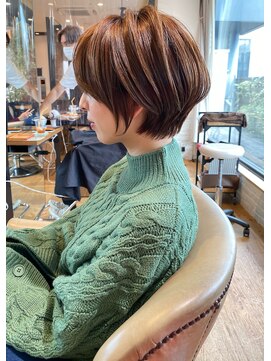 アヴァロン(AVALON) 白髪ぼかしハイライト/絶壁解消/ひし形大人ショートボブ/聖