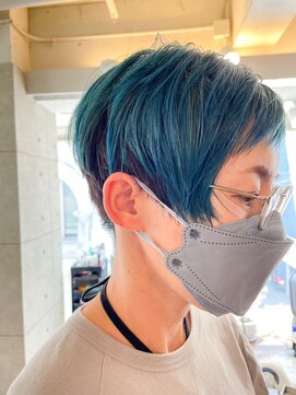 ア セカンド 清藤美容室第弐號(a sekand) シアンブルーのショートデザインカラー
