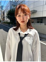 切りっぱなしスタイルの中に動きのあるバング