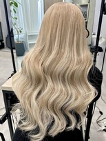 ロウル 渋谷(LOWRL)&nbsp;ホワイトミルクティー×ホワイトハイライトエクステ