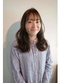 オリーブベージュ