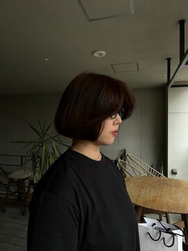 リバレッジ 広尾(Leverage) 大人海外フラットボブレイヤーバングス：Maho Toda