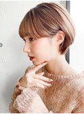 うるツヤエアリーカール小顔カットショートボブハイトーン