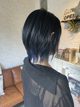 アルファースクーシー(a,scusi?) ミディアム/ウルフ/インナーカラー