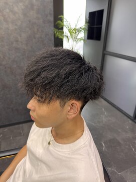 ワンフ(onef) カット×ツイストパーマ