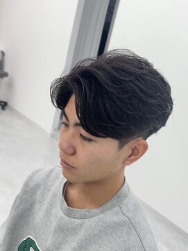 アビー ランシェル(ABEY LENCIEL) フェザーパーマ/刈り上げセンターパート