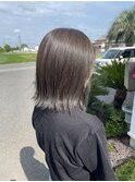 オリーブグレージュ