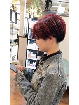 クオート(quoit) 刈り上げマッシュ アンブレラカラー ハンサムショート 高原